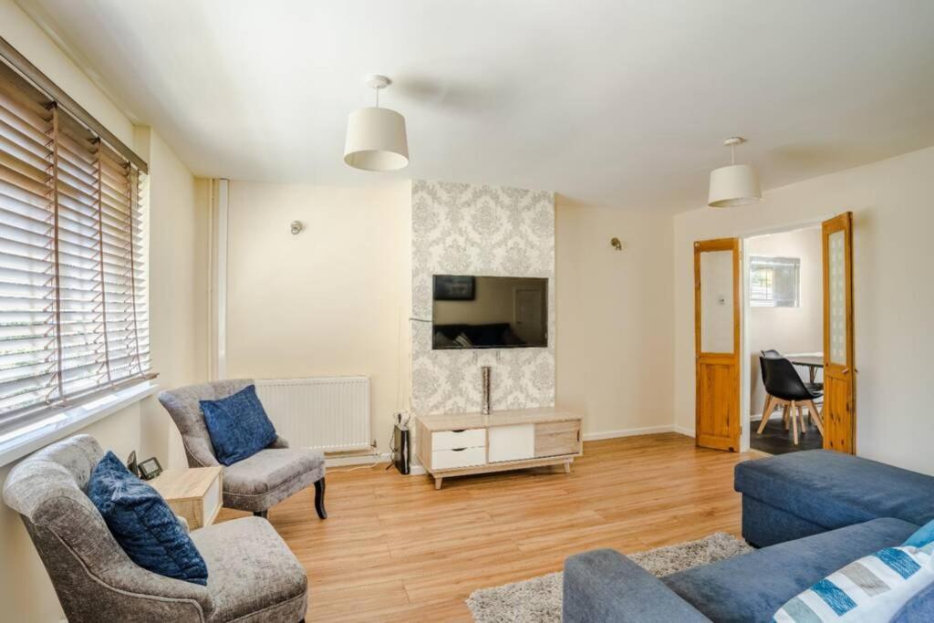 Off Road Parking, Smart Tv In Each Room! Swansea Dış mekan fotoğraf